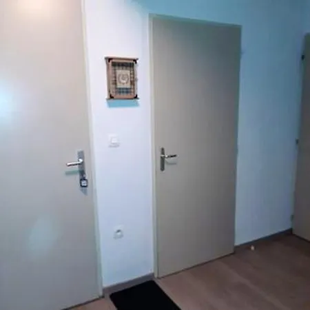 Appartement D'Une Chambre A Aureilhan Avec Piscine Partagee Terrasse Amenagee Et Wifi *