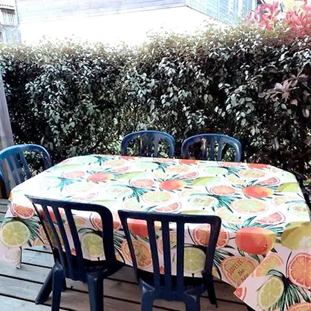 Appartement D'Une Chambre A Aureilhan Avec Piscine Partagee Terrasse Amenagee Et Wifi