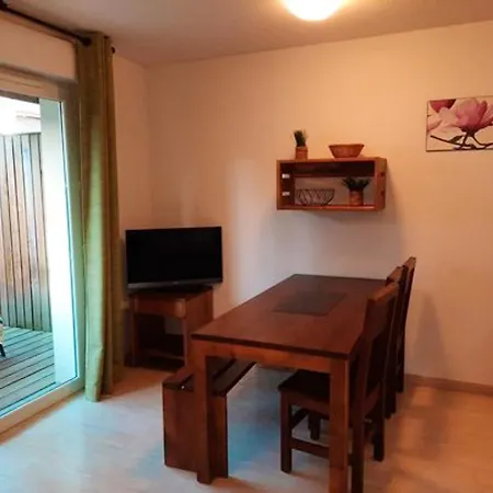 Appartement D'Une Chambre A Aureilhan Avec Piscine Partagee Terrasse Amenagee Et Wifi * Aureilhan (Landes)